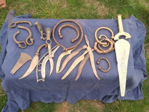 Schmuck und Messer aus der Bronzezeit